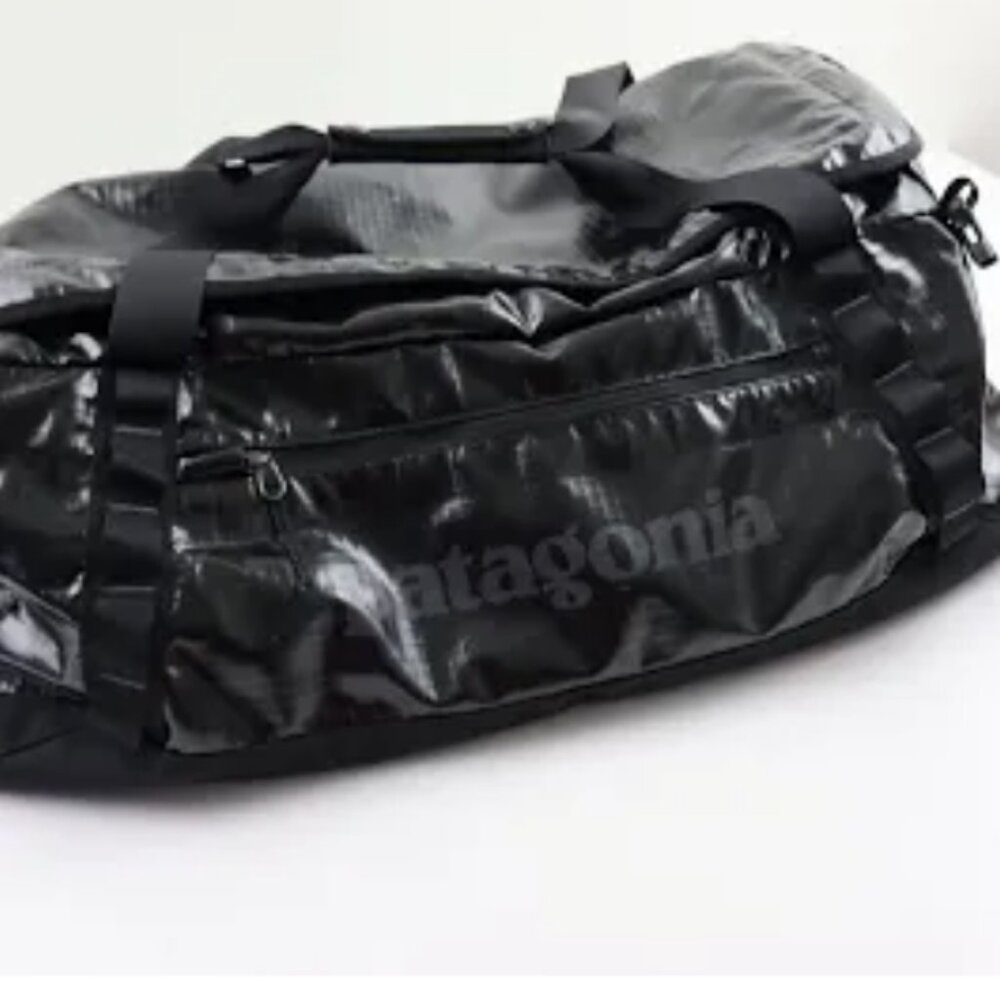 ISO : Patagonia Black Hole Duffle Bag